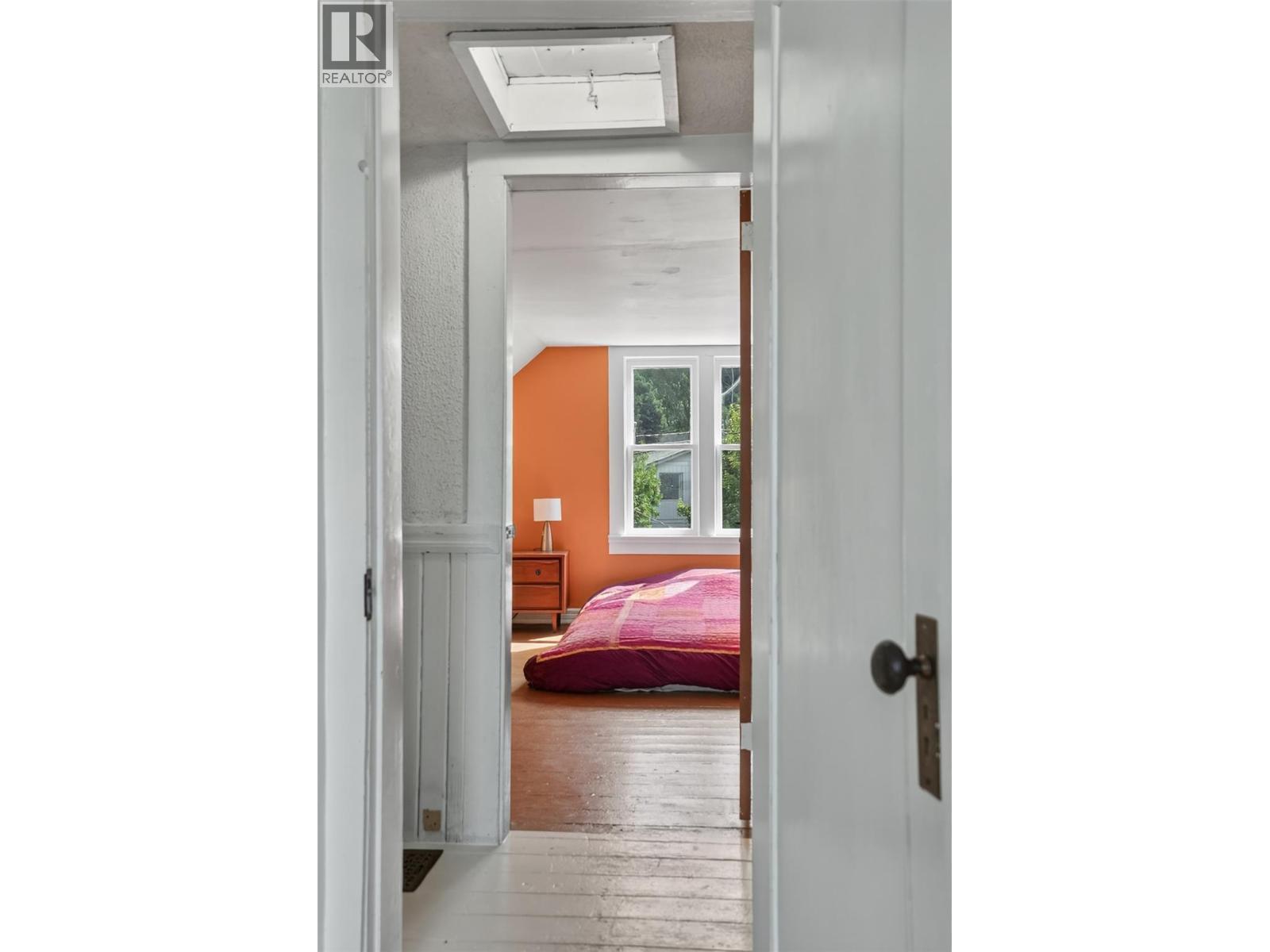 703 Pine Street, Nelson, BC - Indoor
