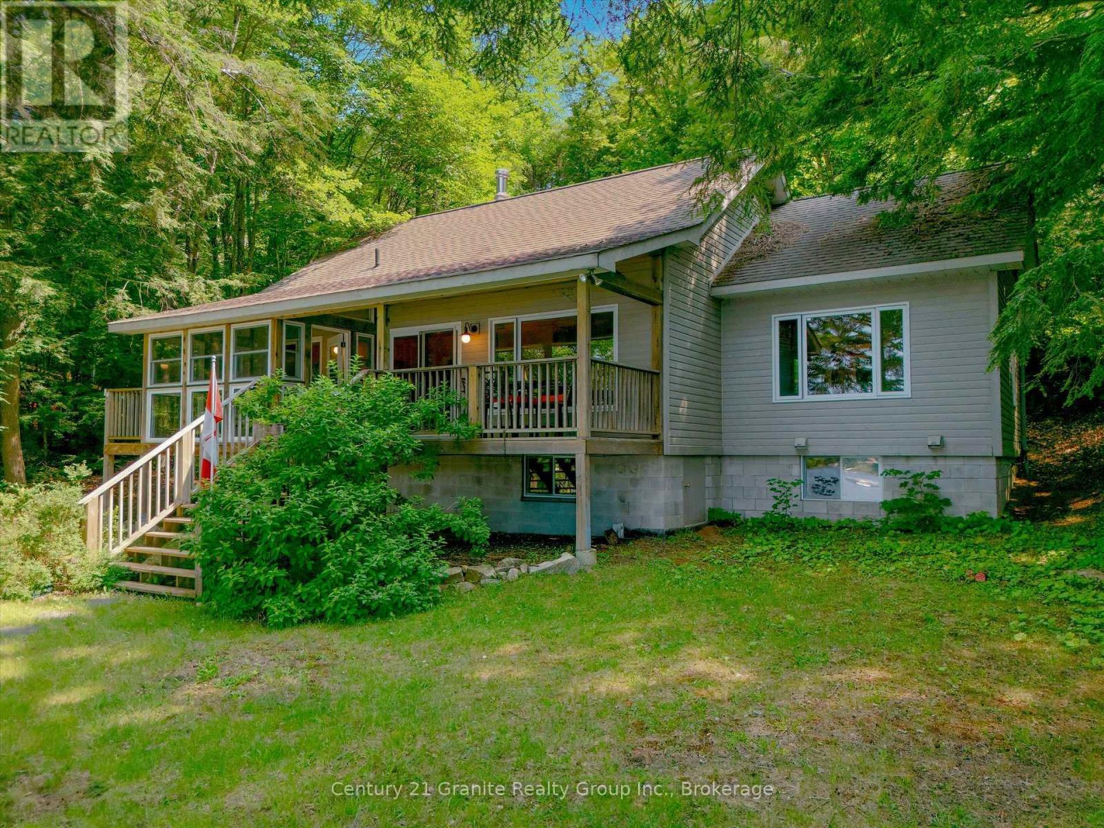 1474 Bitter Lake Road, Dysart Et Al (Guilford), ON - Outdoor With Deck Patio Veranda