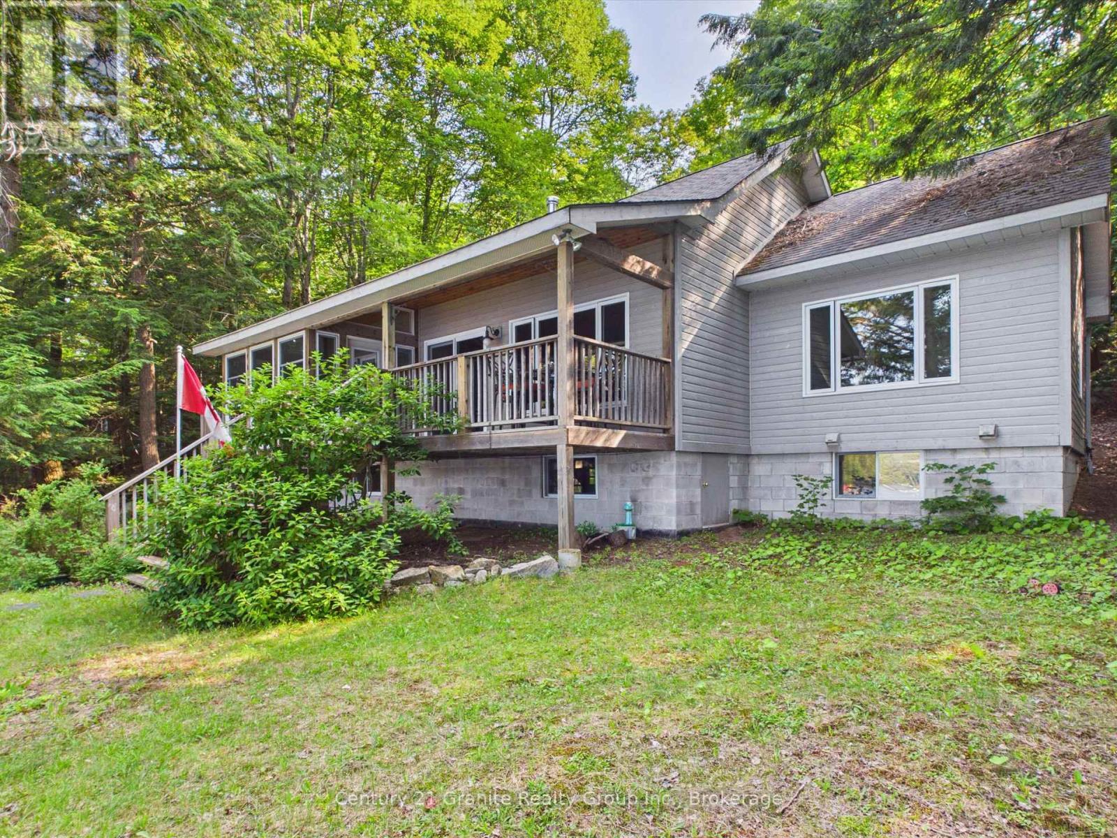1474 Bitter Lake Road, Dysart Et Al (Guilford), ON - Outdoor With Deck Patio Veranda