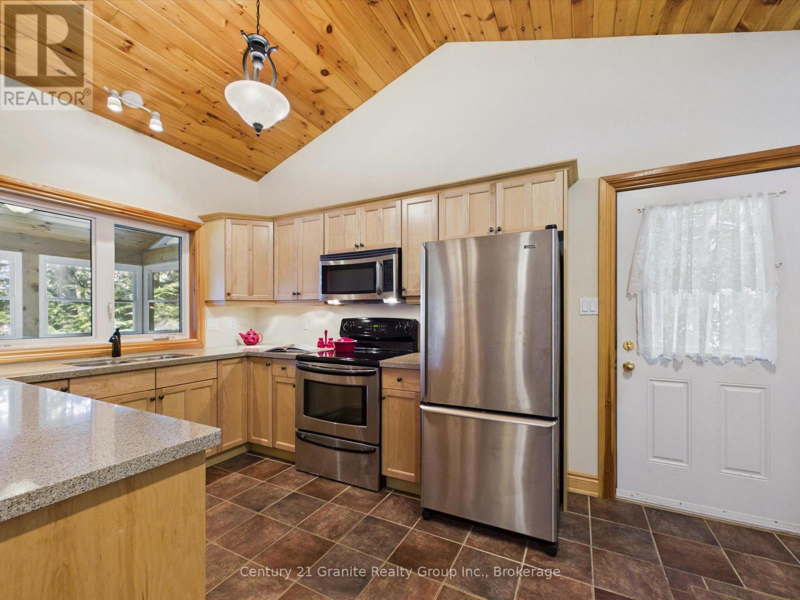 1474 Bitter Lake Road, Dysart Et Al (Guilford), ON - Indoor Photo Showing Kitchen