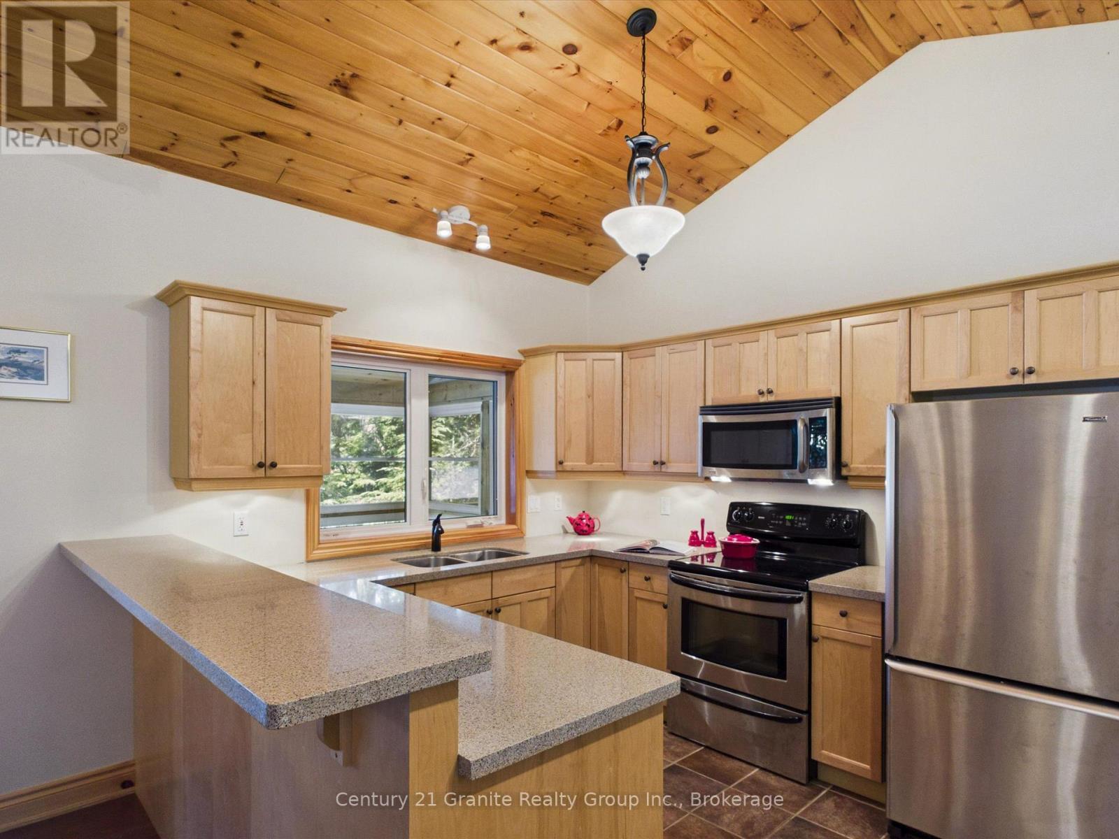 1474 Bitter Lake Road, Dysart Et Al (Guilford), ON - Indoor Photo Showing Kitchen With Double Sink