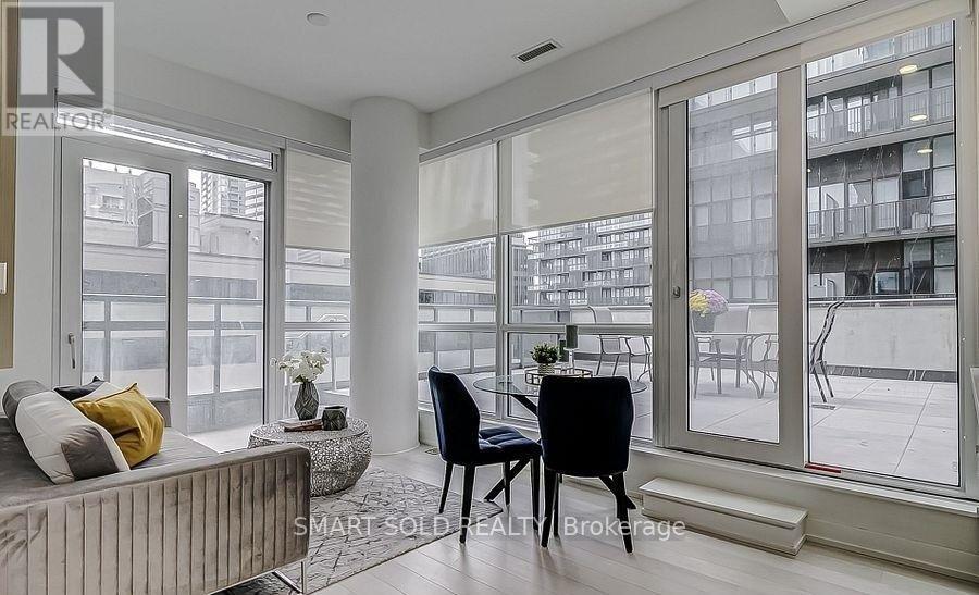 505 - 39 Roehampton Avenue, Toronto, ON - Indoor