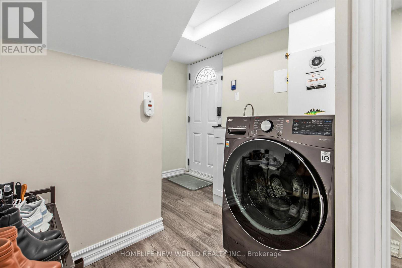 306 - 19 Liszt Gate, Toronto, ON - Indoor Photo Showing Laundry Room