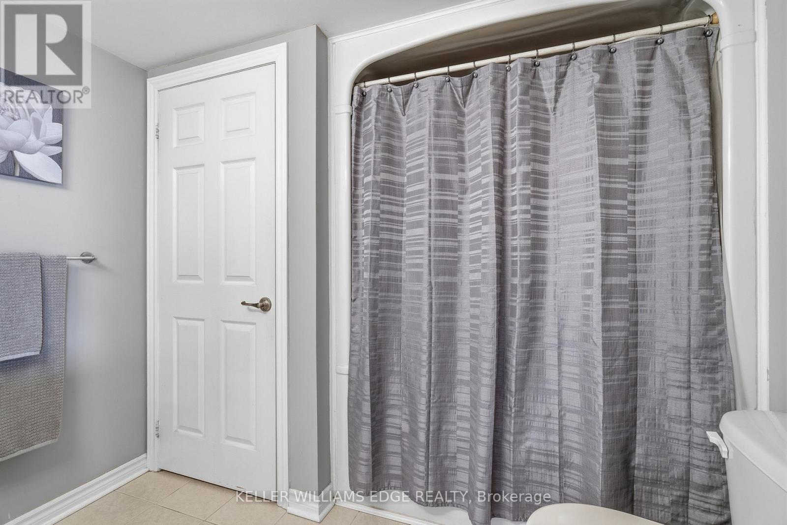 307 - 2035 Appleby Line, Burlington, ON - Indoor Photo Showing Bathroom