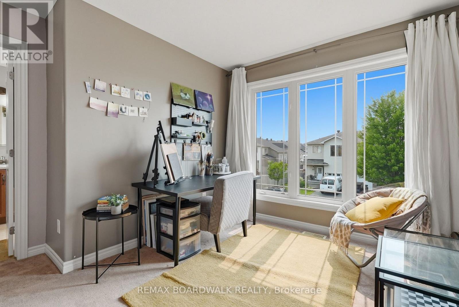 Lots of room for an office here... - 617 Spikemoss Place, Ottawa, ON - Indoor