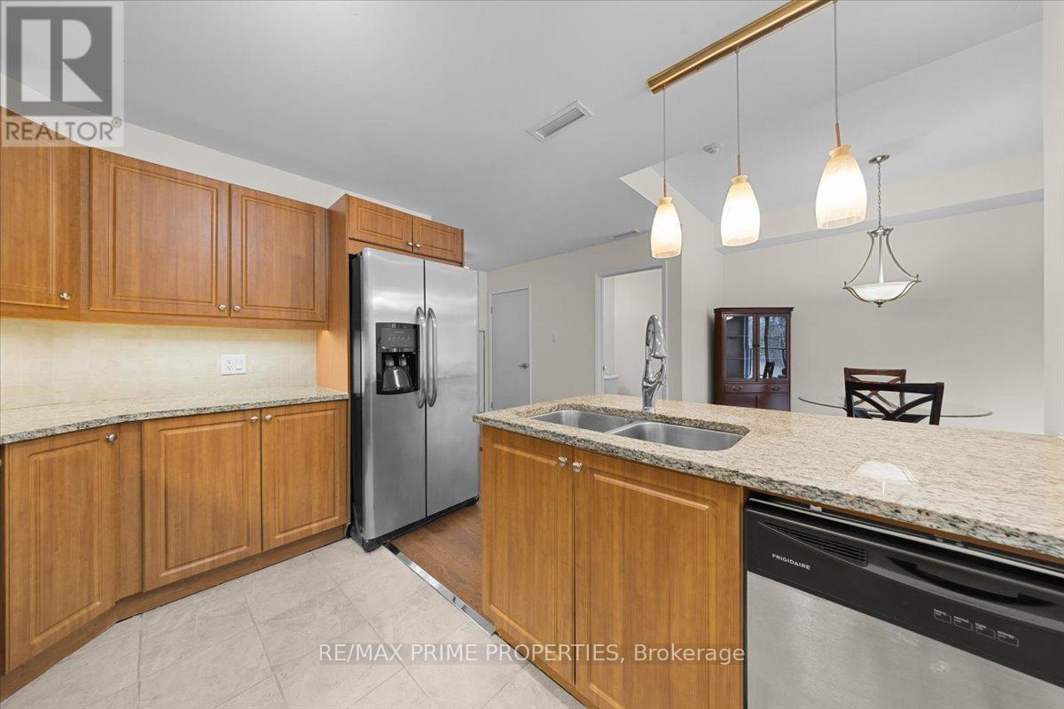506 - 310 Centrum Boulevard, Ottawa, ON - Indoor Photo Showing Kitchen With Double Sink