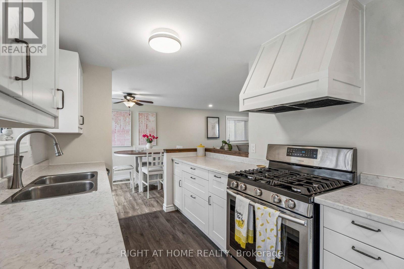 158 Zoo Park Road, Wasaga Beach, ON - Indoor Photo Showing Kitchen With Double Sink