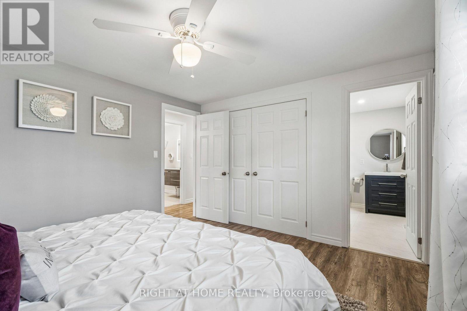 158 Zoo Park Road, Wasaga Beach, ON - Indoor Photo Showing Bedroom