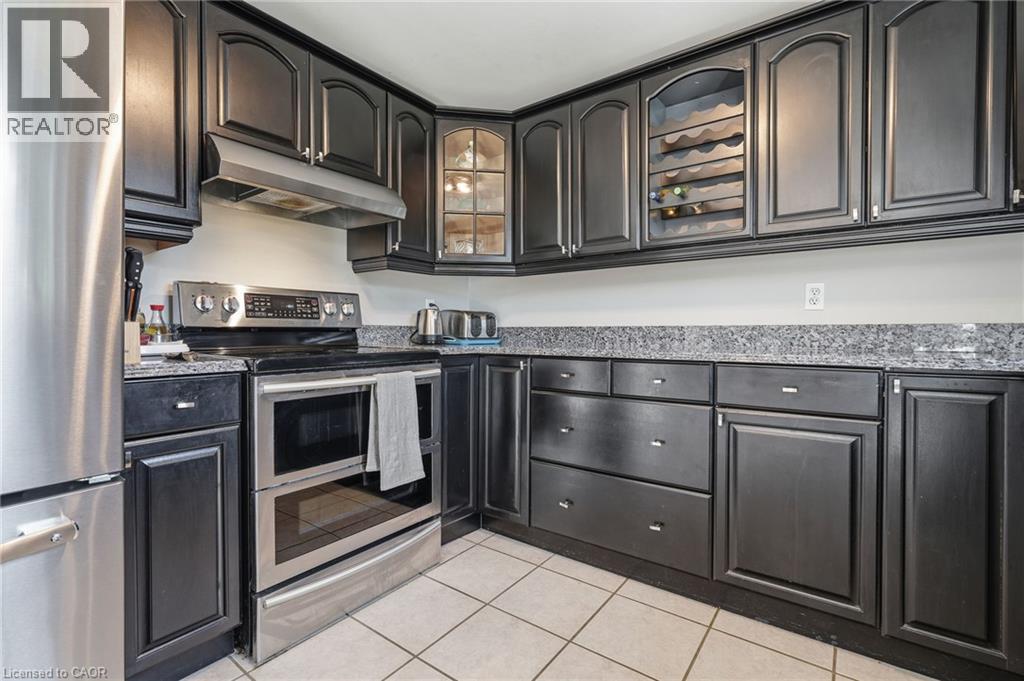25 Winter Way, Brantford, ON - Indoor Photo Showing Kitchen