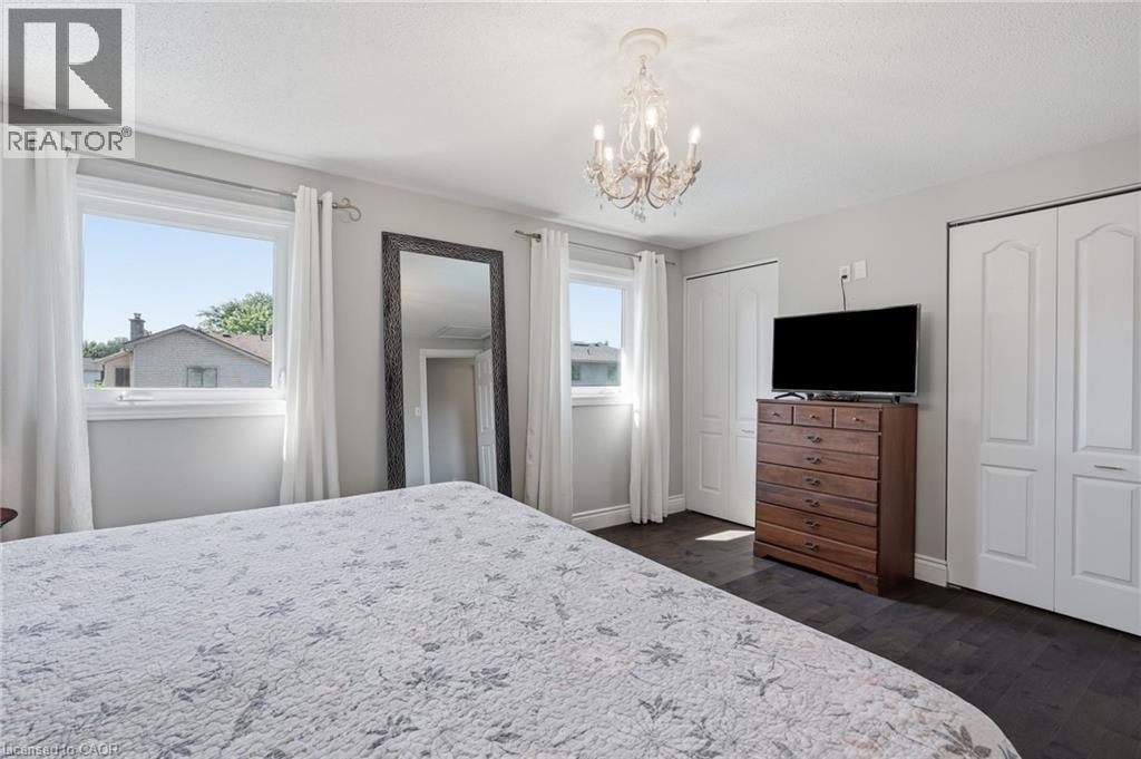 25 Winter Way, Brantford, ON - Indoor Photo Showing Bedroom