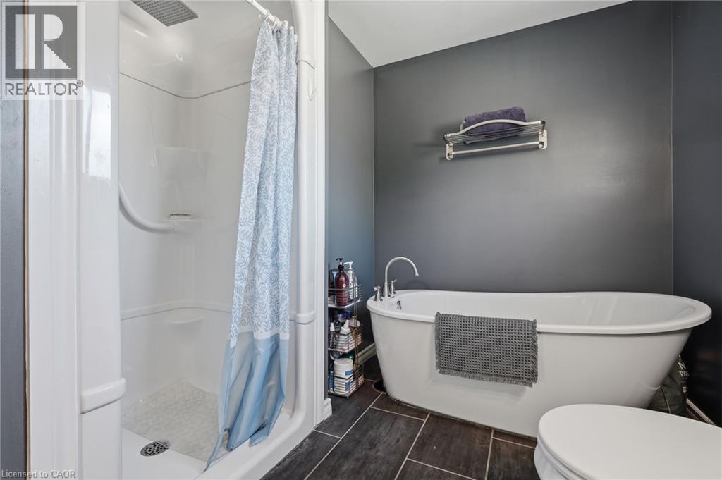 25 Winter Way, Brantford, ON - Indoor Photo Showing Bathroom