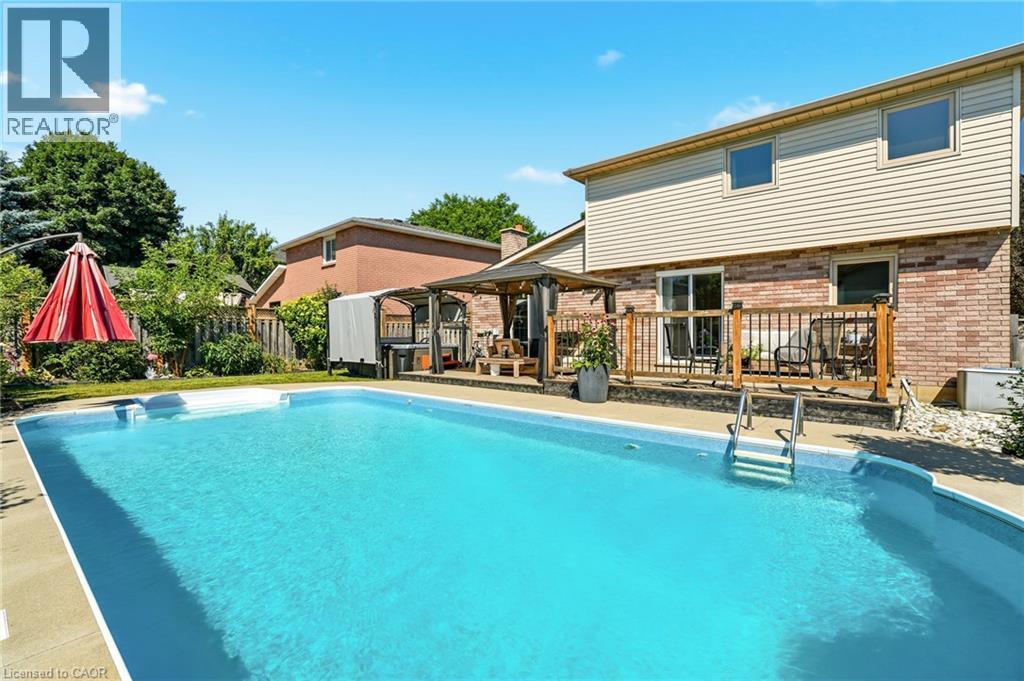 25 Winter Way, Brantford, ON - Outdoor With In Ground Pool With Deck Patio Veranda With Backyard