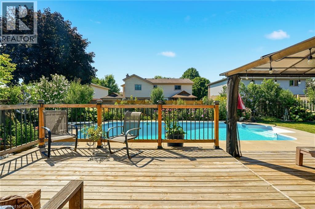 25 Winter Way, Brantford, ON - Outdoor With In Ground Pool
