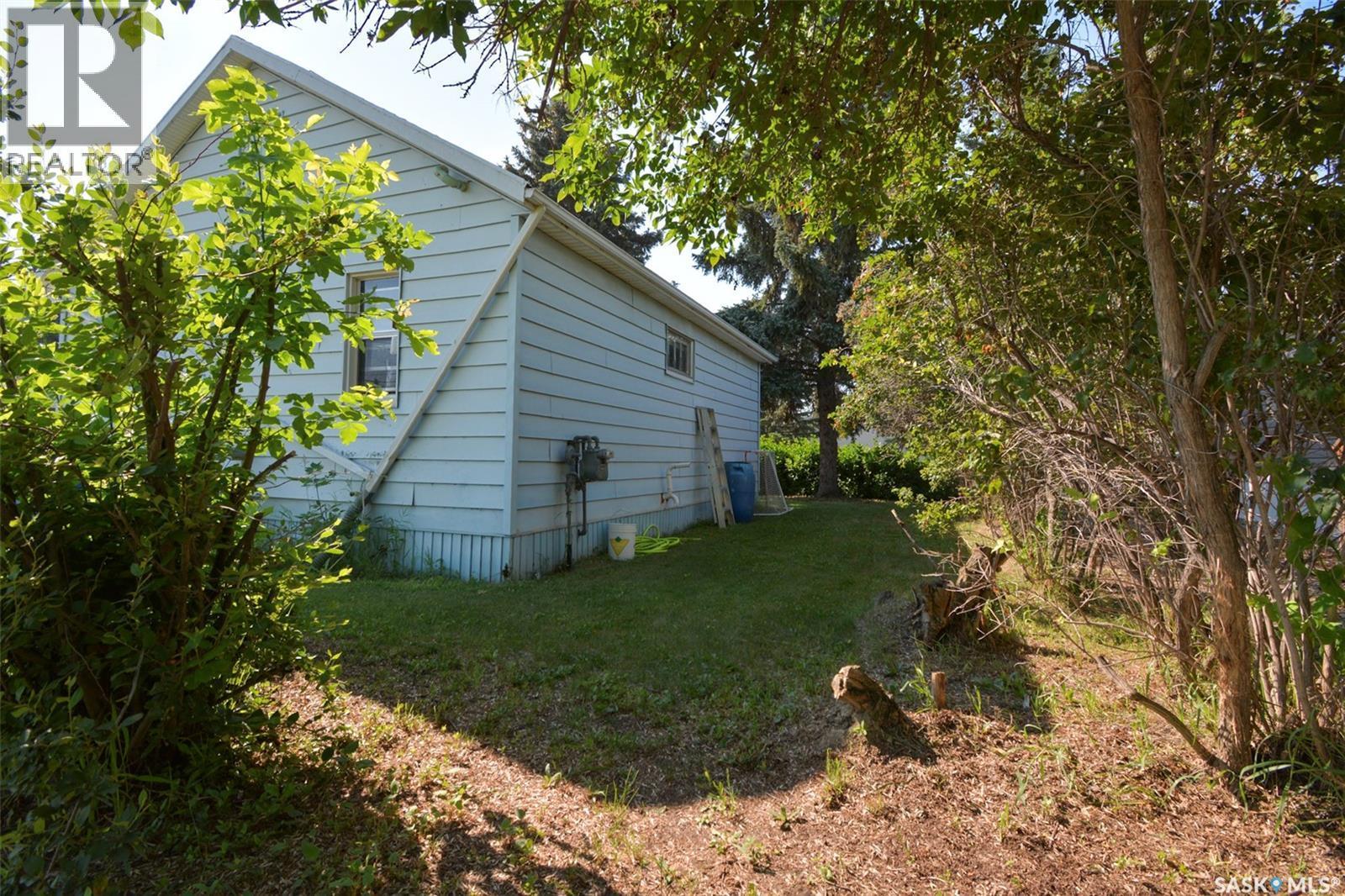 510 Assiniboia Avenue, Southey, SK - Outdoor