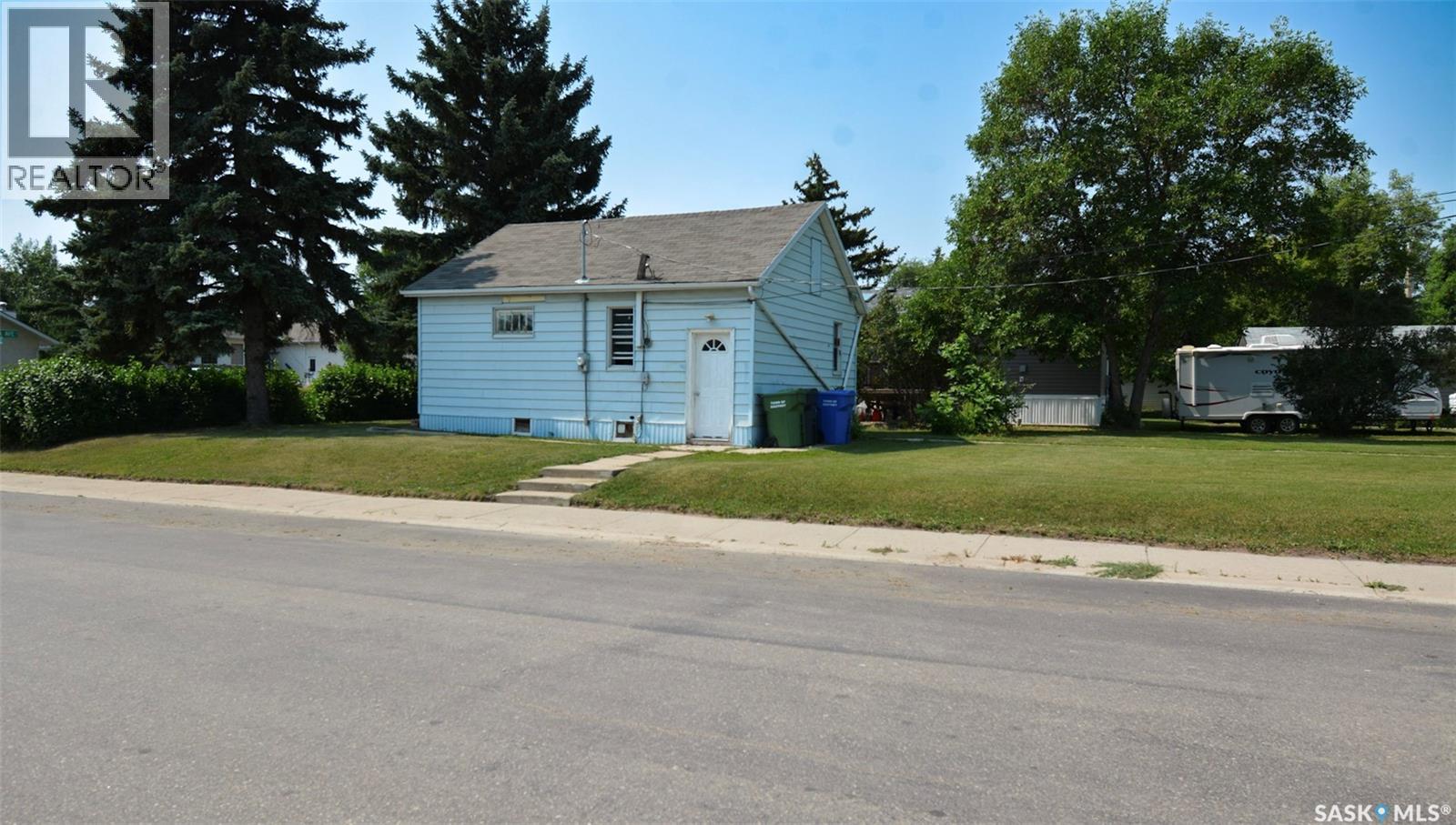 510 Assiniboia Avenue, Southey, SK - Outdoor