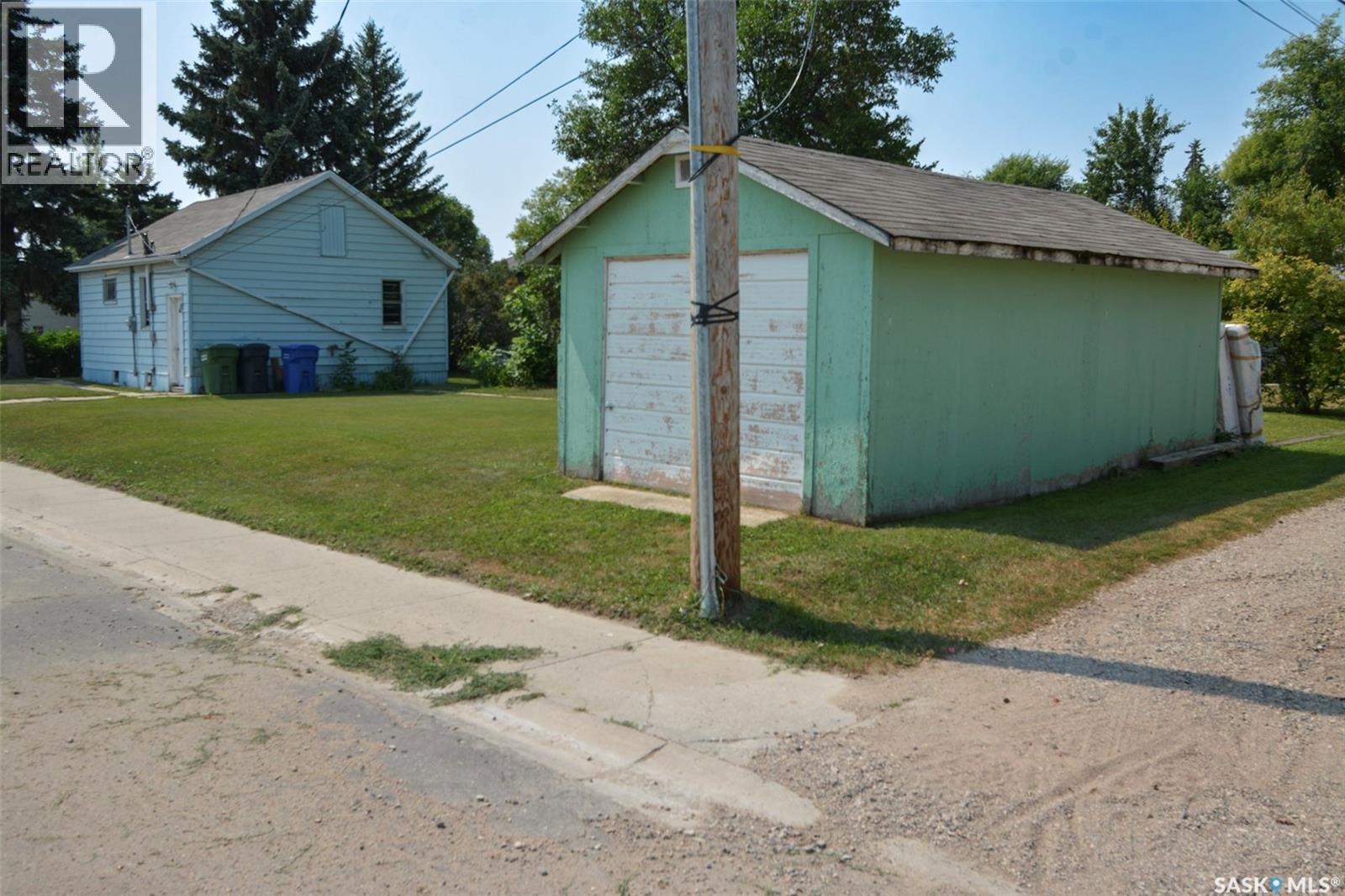 510 Assiniboia Avenue, Southey, SK - Outdoor