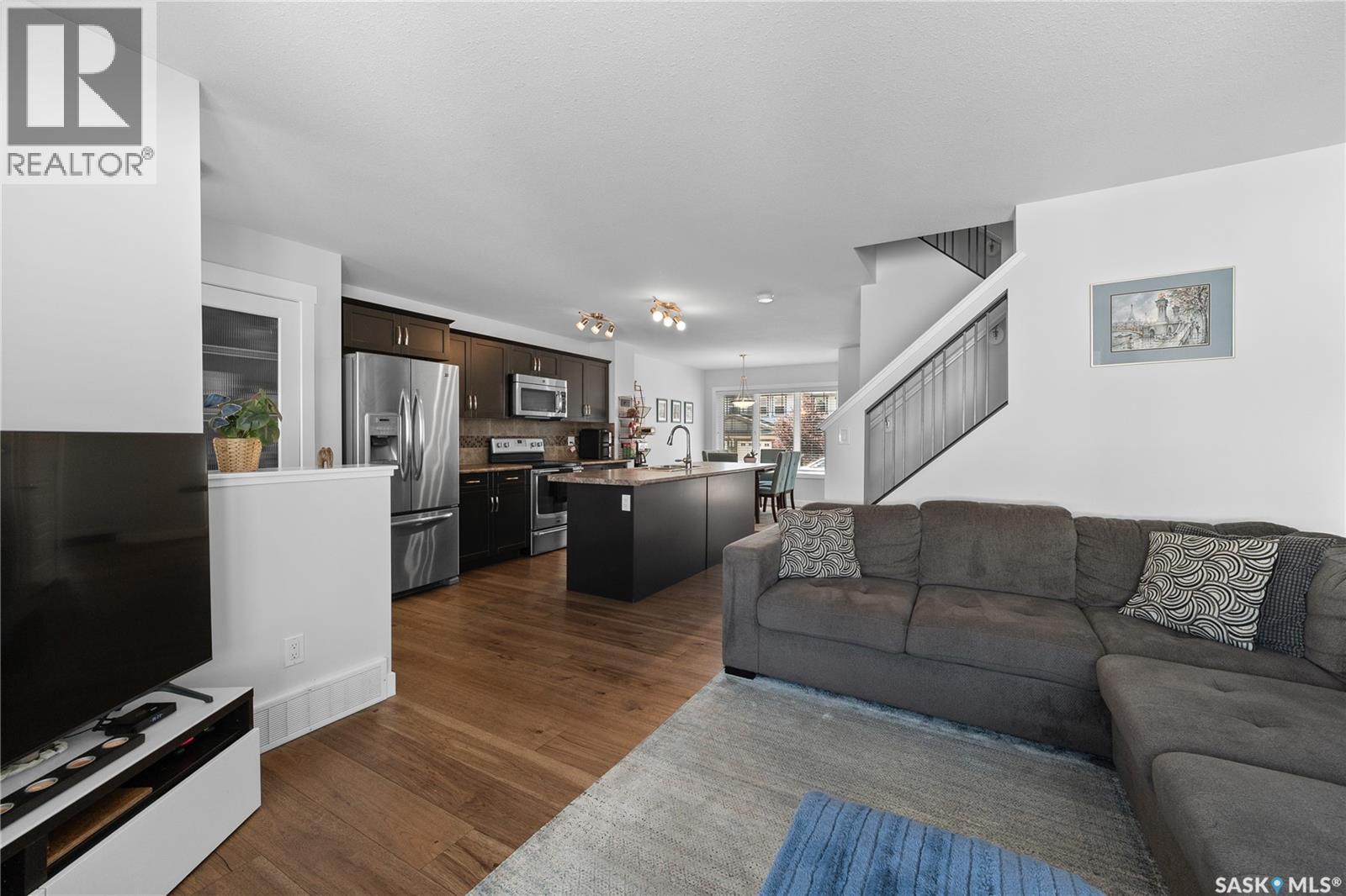 4538 Green Rock Road E, Regina, SK - Indoor Photo Showing Living Room