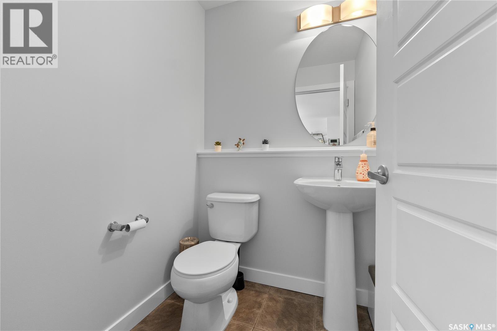 4538 Green Rock Road E, Regina, SK - Indoor Photo Showing Bathroom