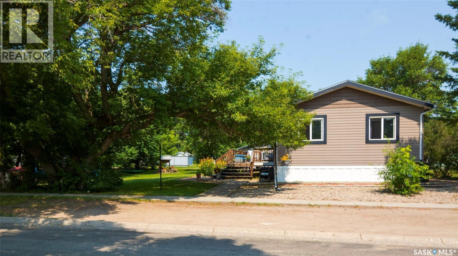 520 Assiniboia Avenue, Southey, SK - Outdoor