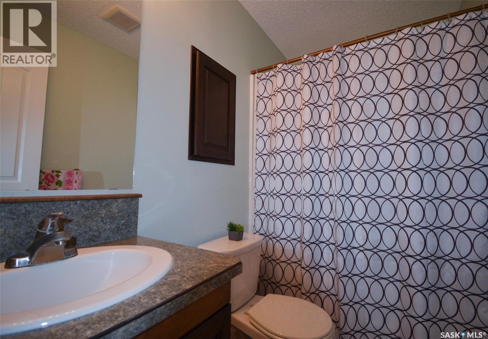 520 Assiniboia Avenue, Southey, SK - Indoor Photo Showing Bathroom
