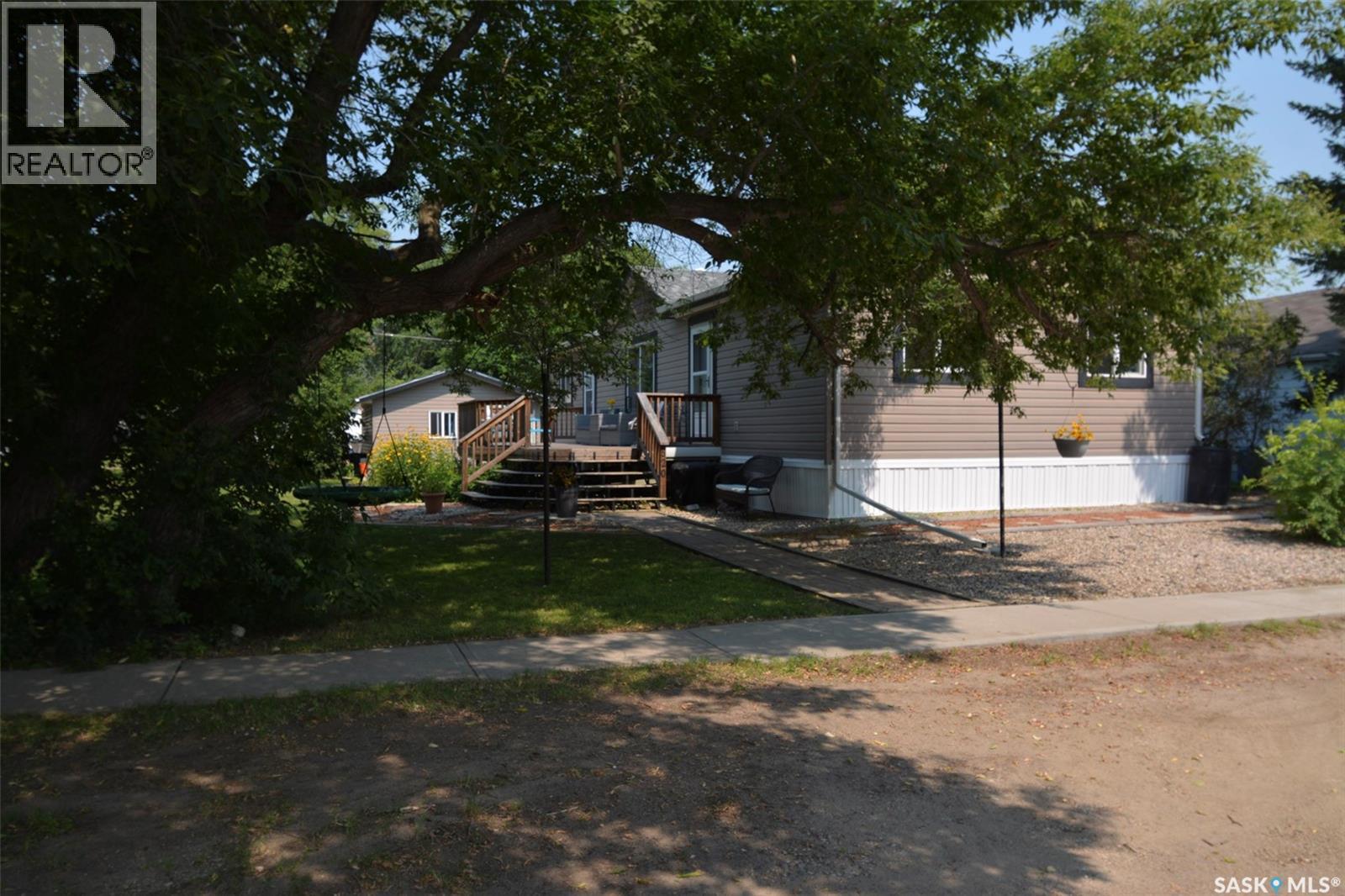 520 Assiniboia Avenue, Southey, SK - Outdoor