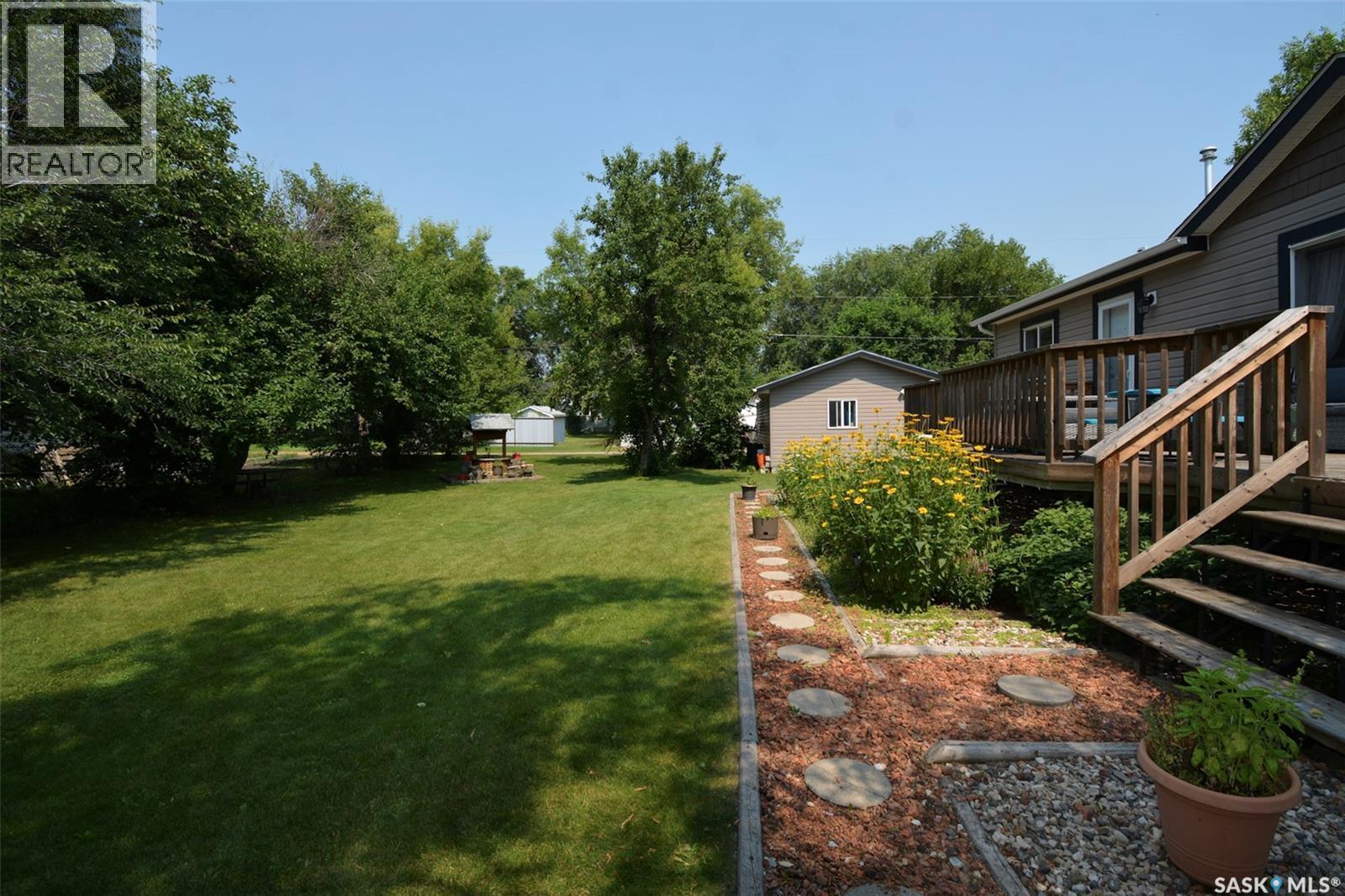 520 Assiniboia Avenue, Southey, SK - Outdoor