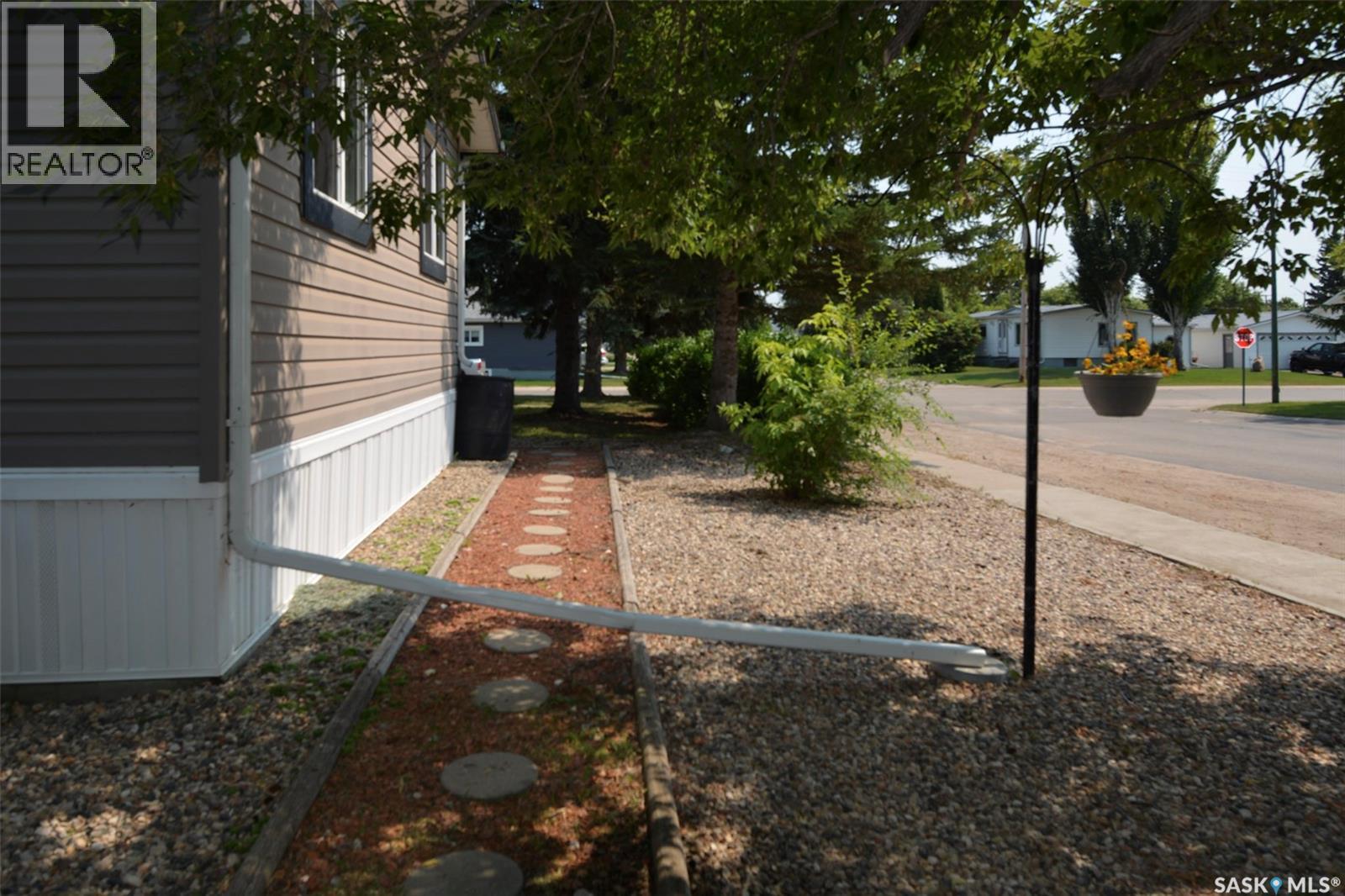520 Assiniboia Avenue, Southey, SK - Outdoor