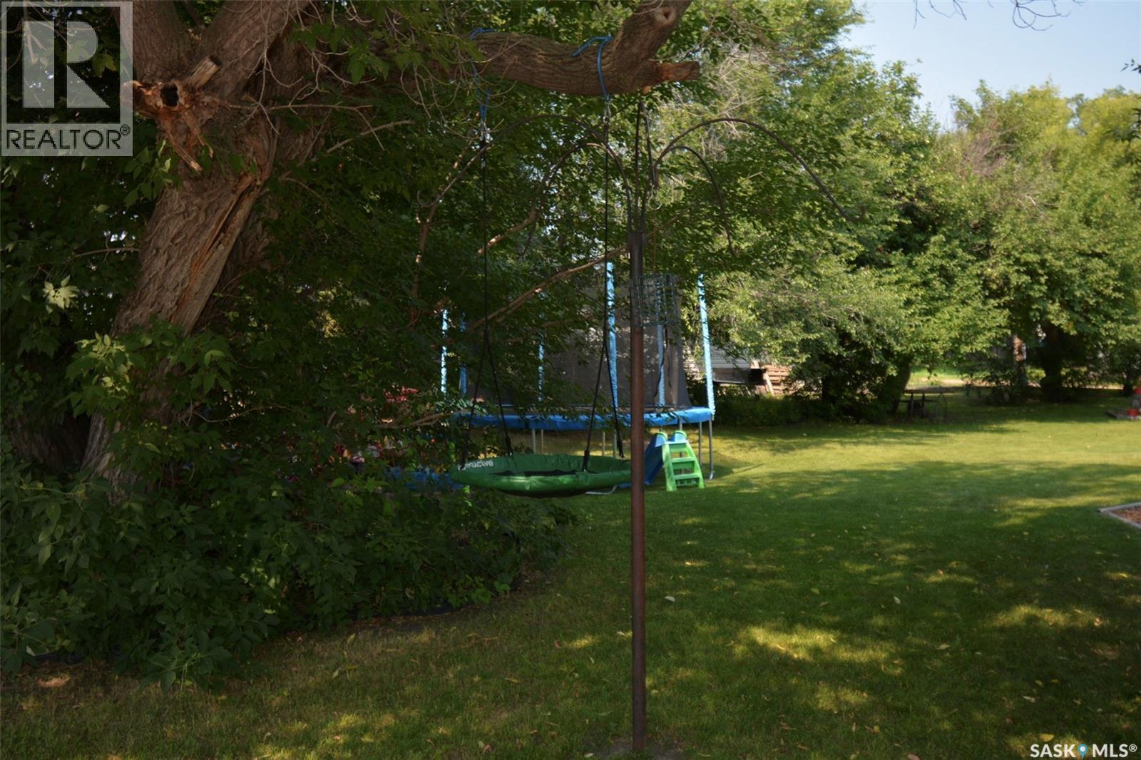 520 Assiniboia Avenue, Southey, SK - Outdoor