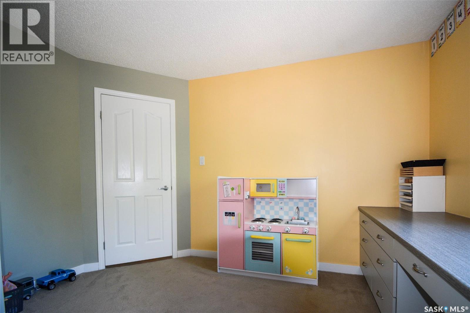 520 Assiniboia Avenue, Southey, SK - Indoor