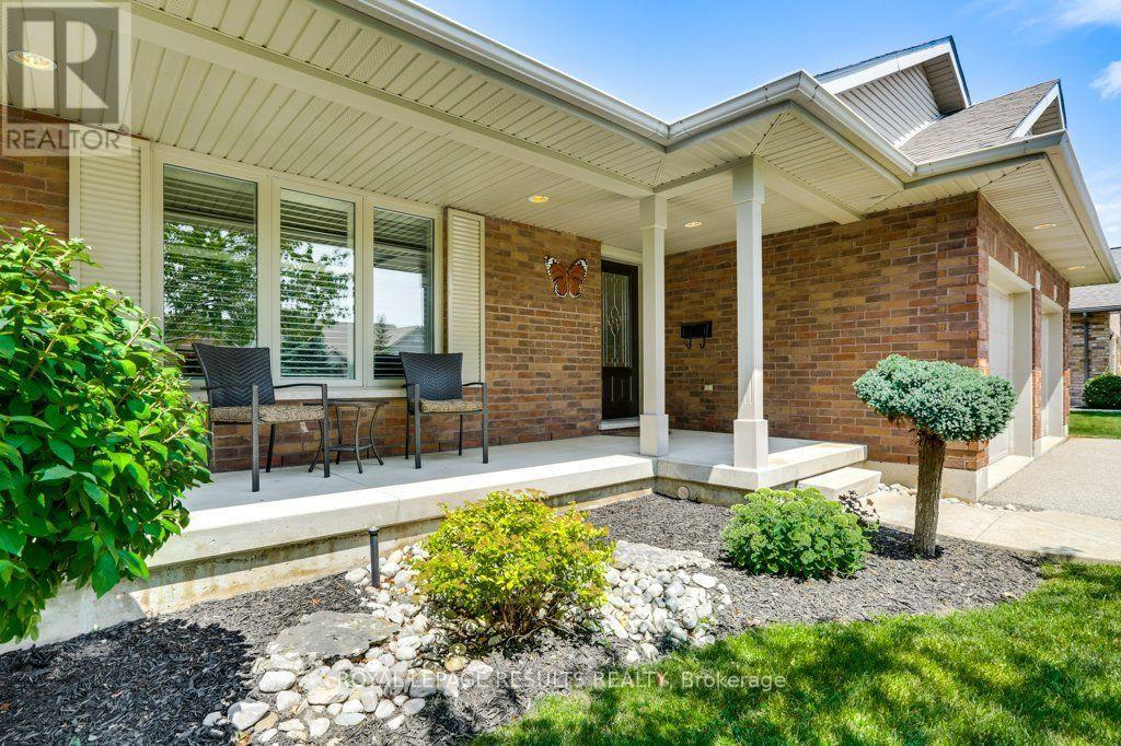 126 Glendale Drive, Tillsonburg, ON - Outdoor With Deck Patio Veranda