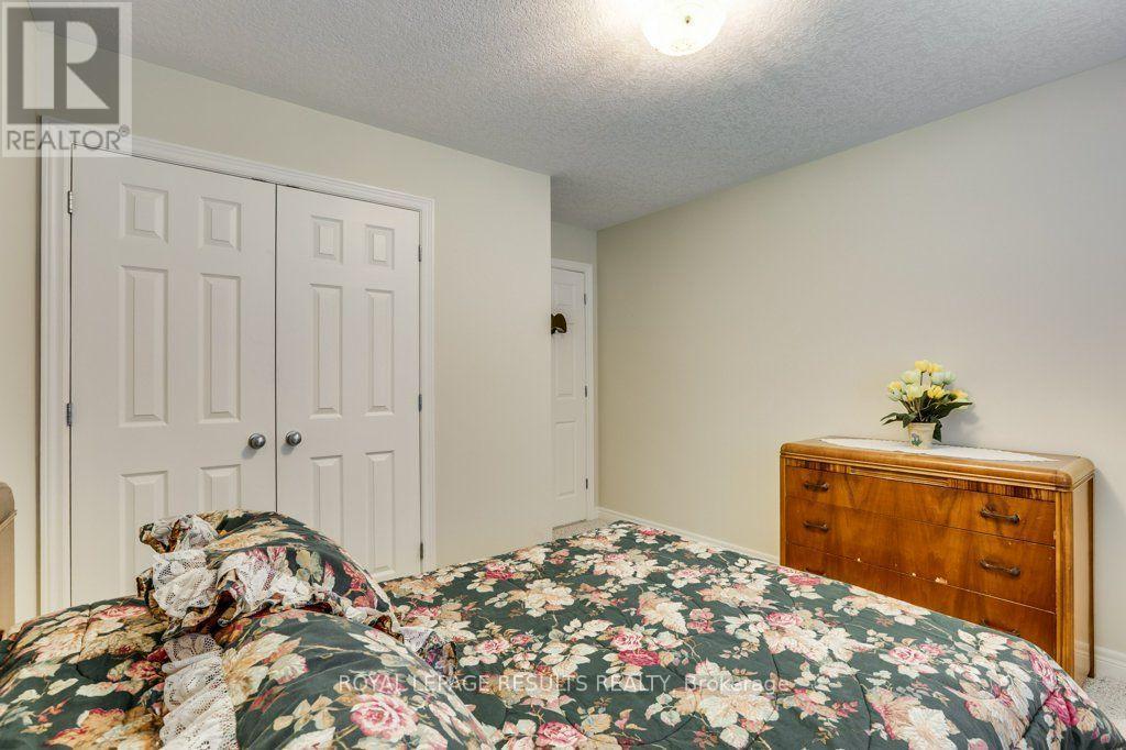 126 Glendale Drive, Tillsonburg, ON - Indoor Photo Showing Bedroom