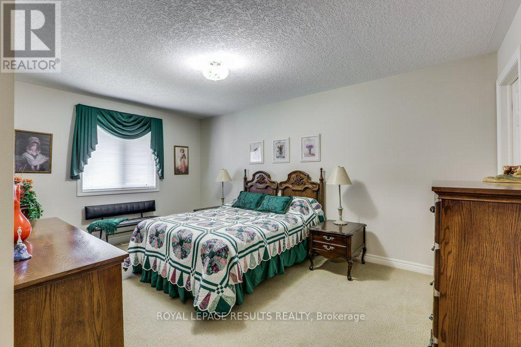 126 Glendale Drive, Tillsonburg, ON - Indoor Photo Showing Bedroom
