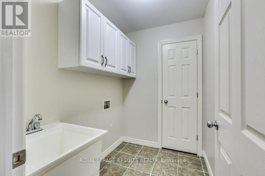 126 Glendale Drive, Tillsonburg, ON - Indoor Photo Showing Other Room