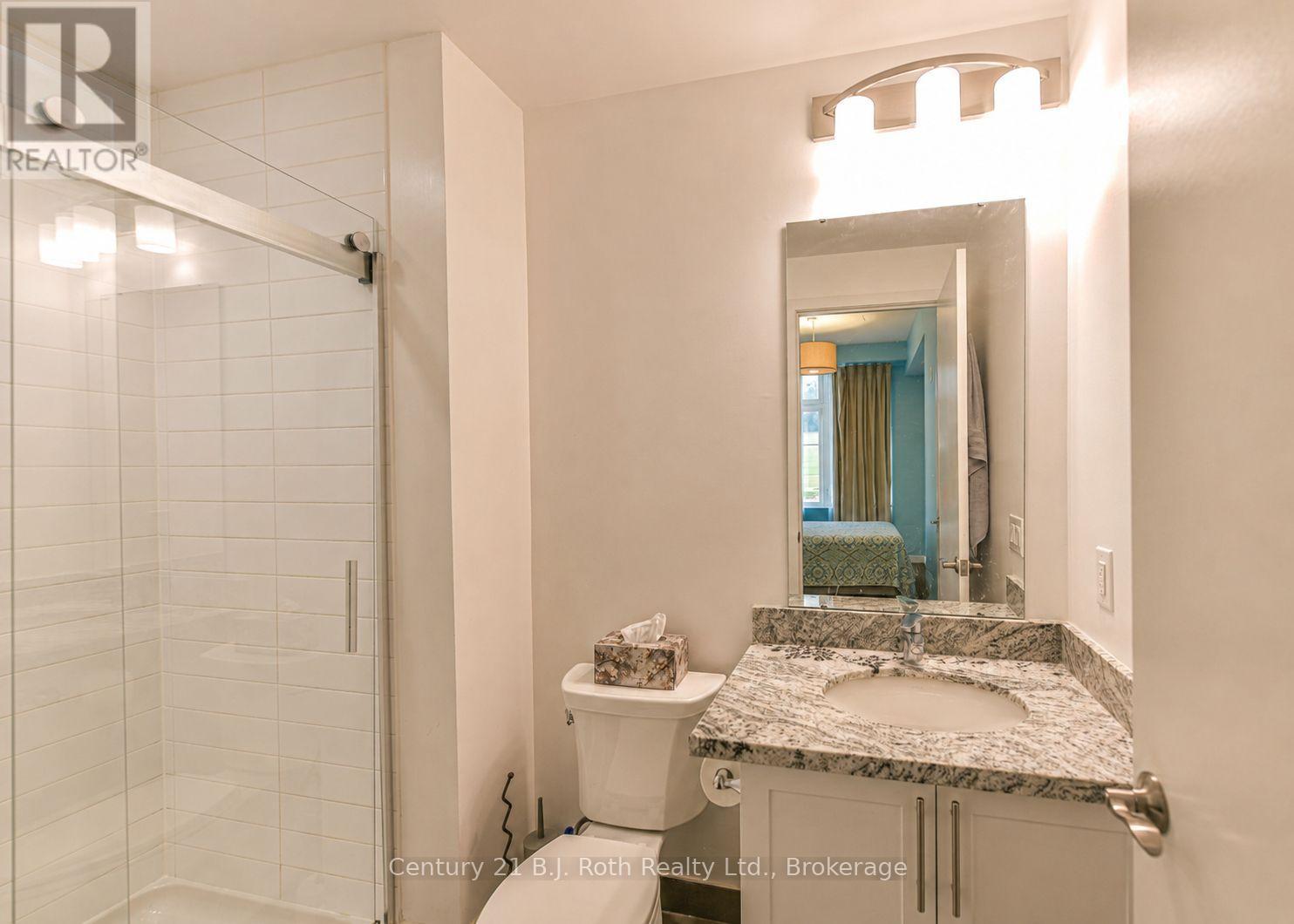 3 piece ensuite bath - Suite 206 - 40 Horseshoe Boulevard, Oro-Medonte (Horseshoe Valley), ON - Indoor Photo Showing Bathroom