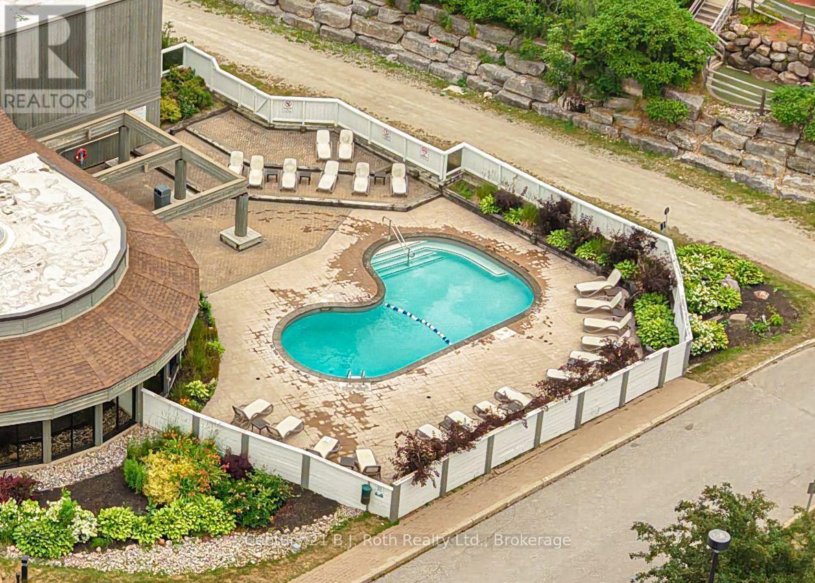 Suite 206 - 40 Horseshoe Boulevard, Oro-Medonte (Horseshoe Valley), ON - Outdoor With In Ground Pool