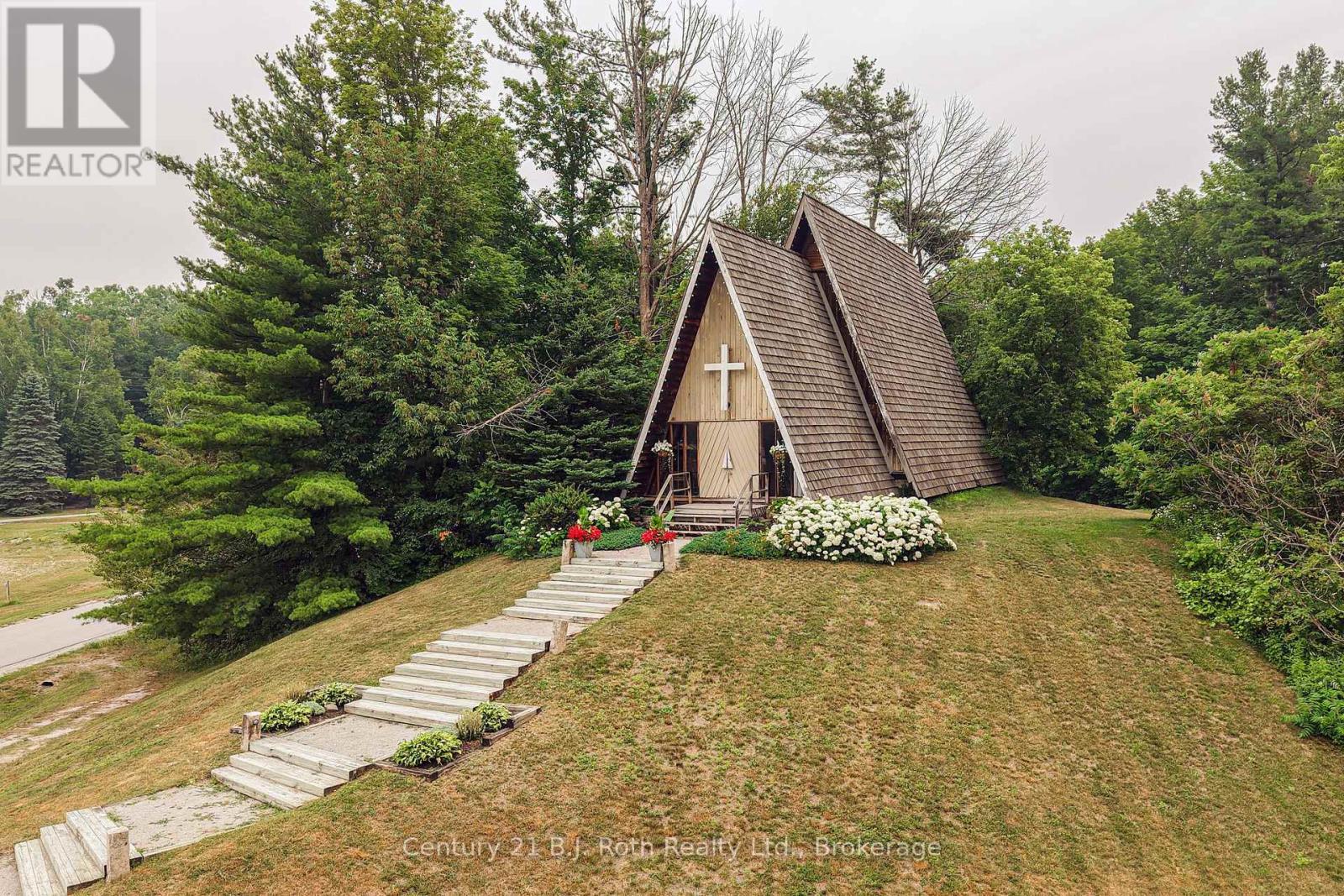 Suite 206 - 40 Horseshoe Boulevard, Oro-Medonte (Horseshoe Valley), ON - Outdoor