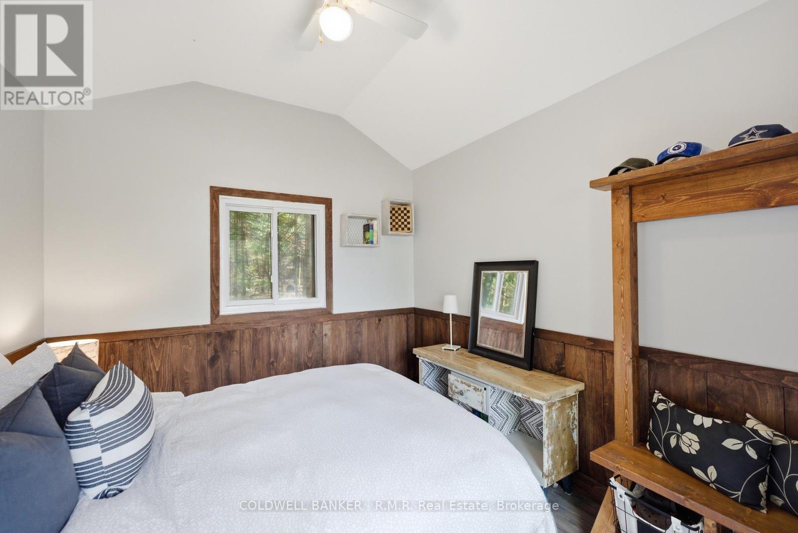 63 Little Silver Lake Way, Trent Lakes, ON - Indoor Photo Showing Bedroom