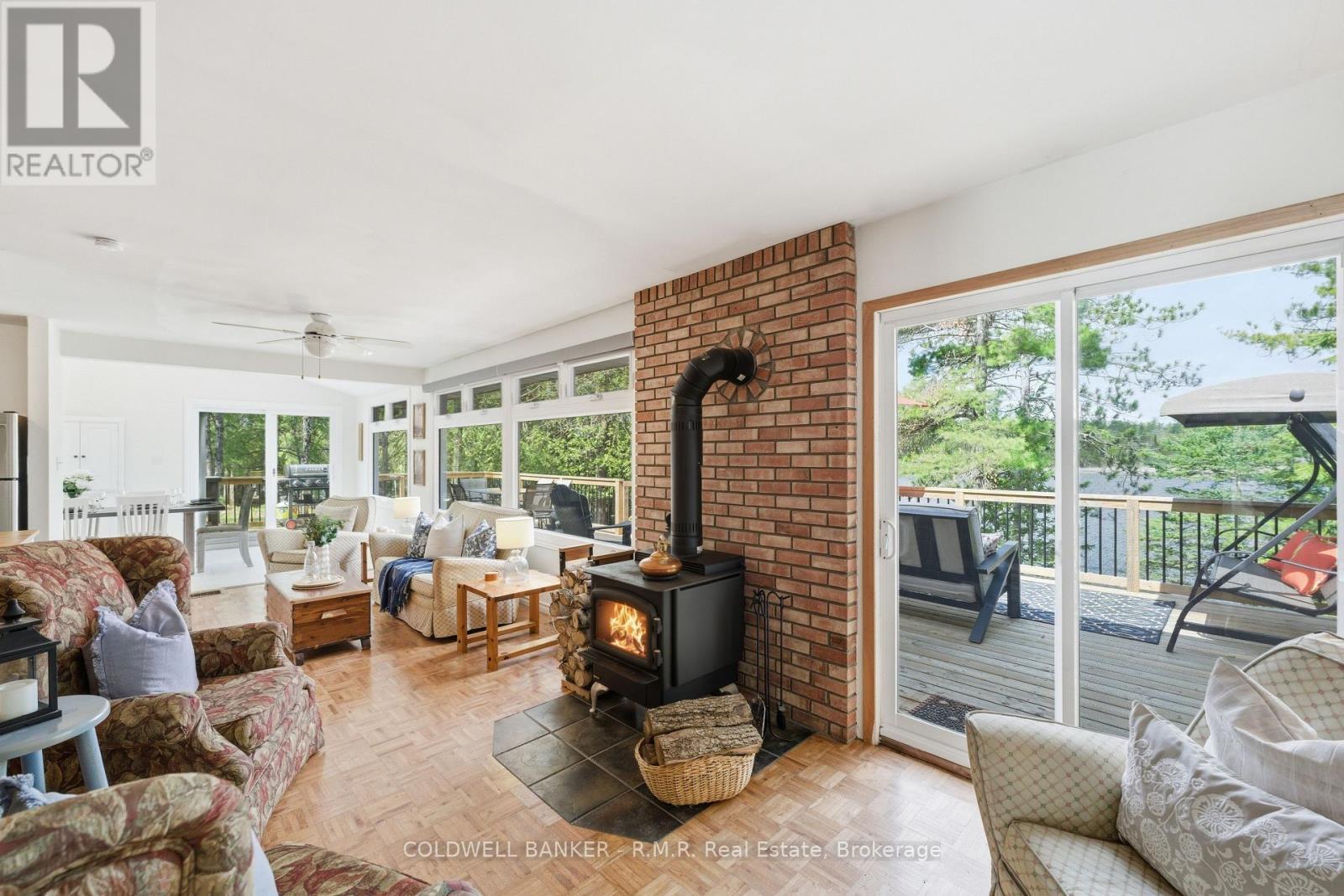 63 Little Silver Lake Way, Trent Lakes, ON - Indoor Photo Showing Living Room