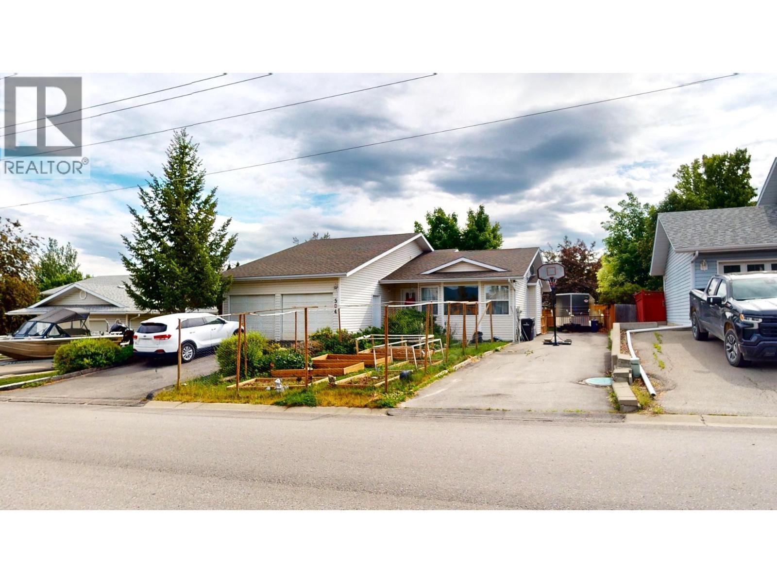 504 30Th Avenue S, Cranbrook, BC - Outdoor