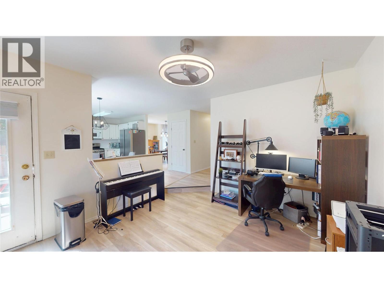 504 30Th Avenue S, Cranbrook, BC - Indoor