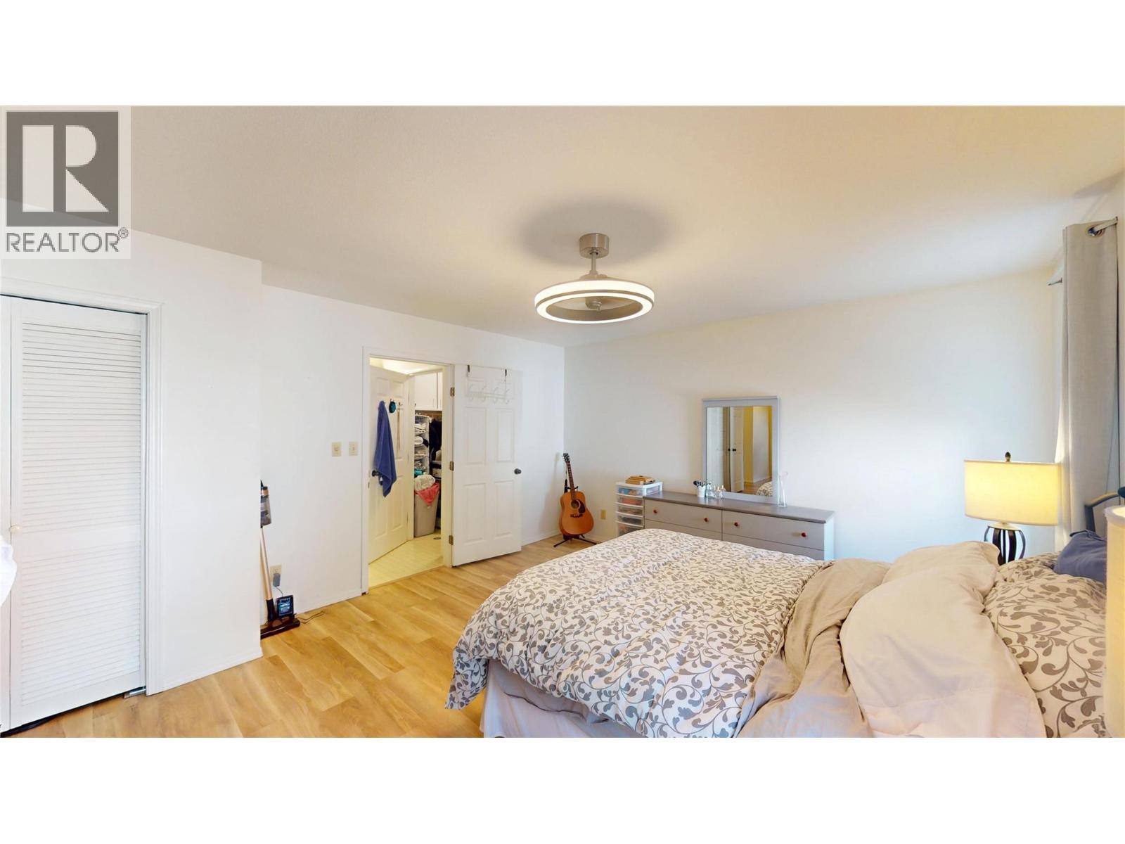 504 30Th Avenue S, Cranbrook, BC - Indoor Photo Showing Bedroom