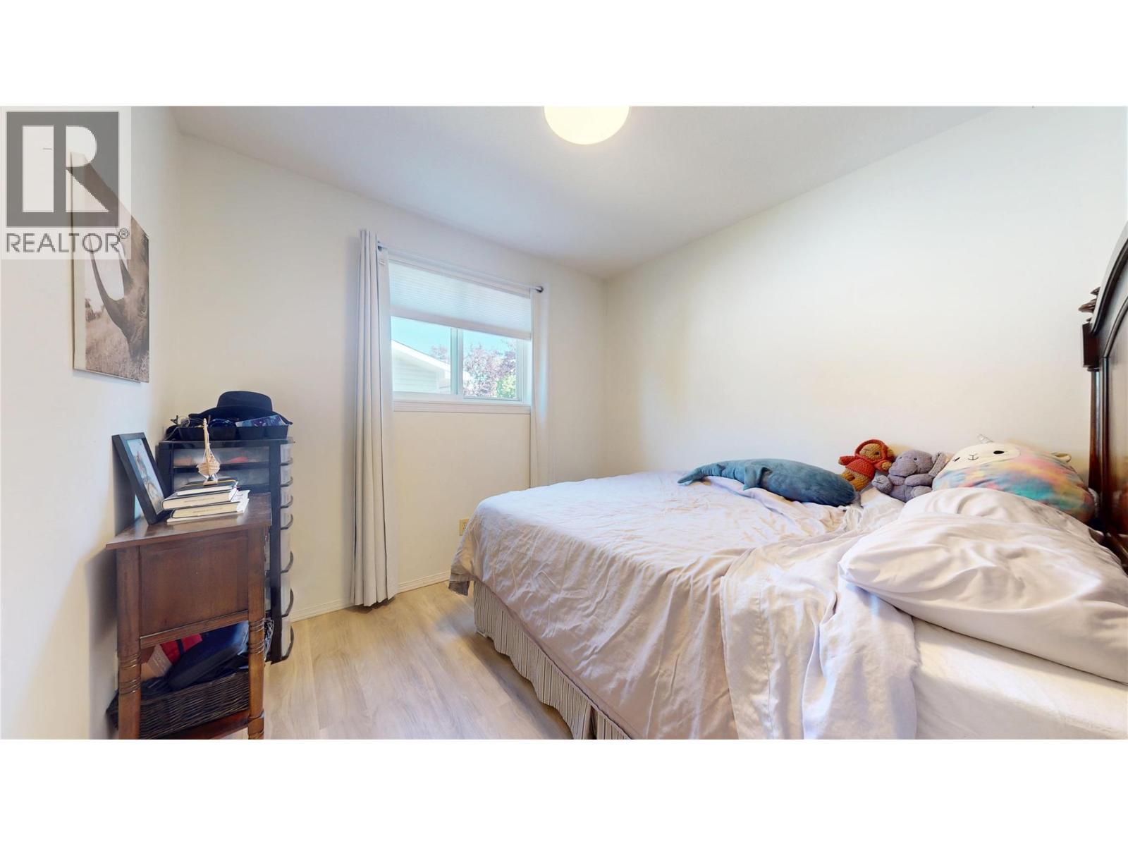 504 30Th Avenue S, Cranbrook, BC - Indoor Photo Showing Bedroom