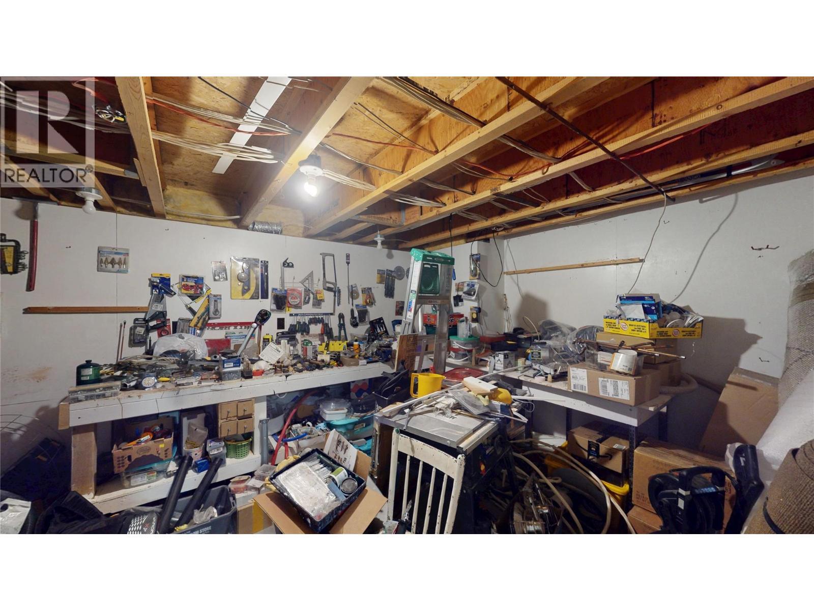 504 30Th Avenue S, Cranbrook, BC - Indoor Photo Showing Basement