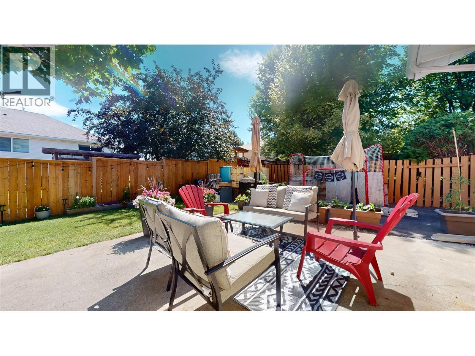 504 30Th Avenue S, Cranbrook, BC - Outdoor With Deck Patio Veranda