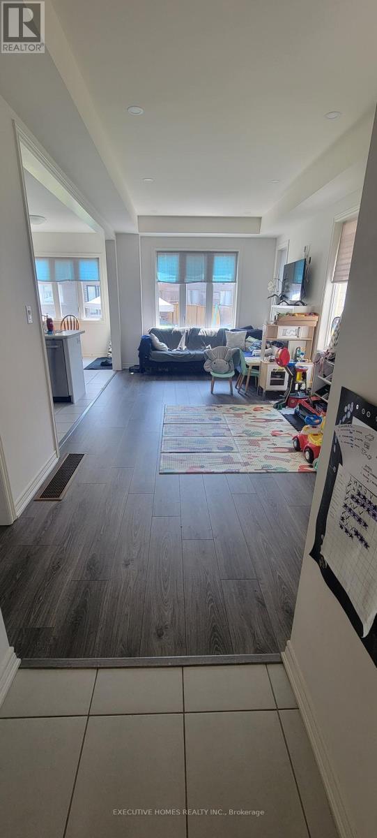 282 Great Falls Boulevard, Hamilton, ON - Indoor Photo Showing Other Room