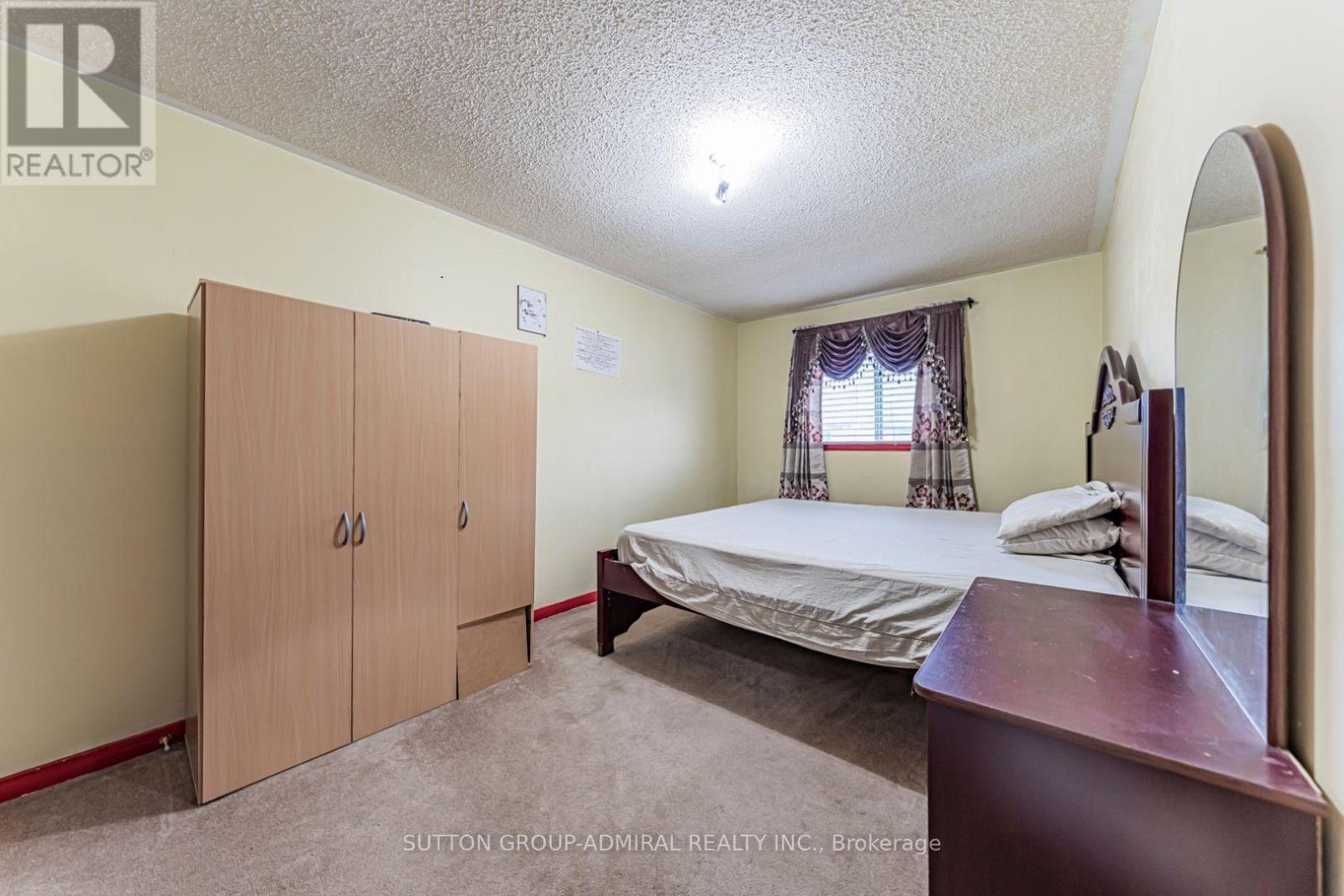 162 Bighorn Crescent, Brampton, ON - Indoor Photo Showing Bedroom