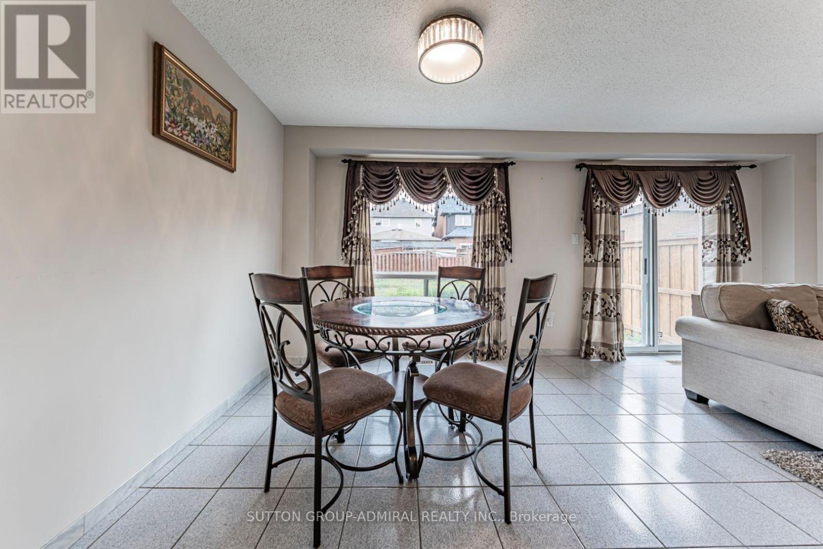 162 Bighorn Crescent, Brampton, ON - Indoor Photo Showing Dining Room