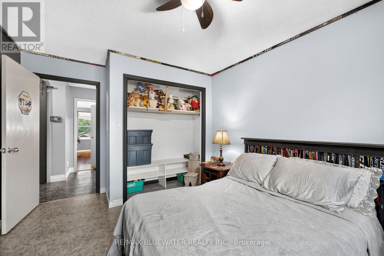 210 Hill Street, Central Huron (Clinton), ON - Indoor Photo Showing Bedroom