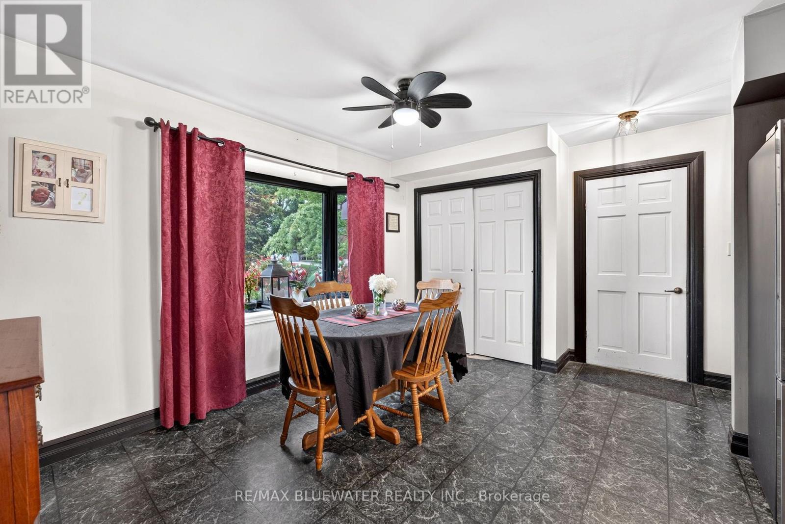 210 Hill Street, Central Huron (Clinton), ON - Indoor Photo Showing Dining Room