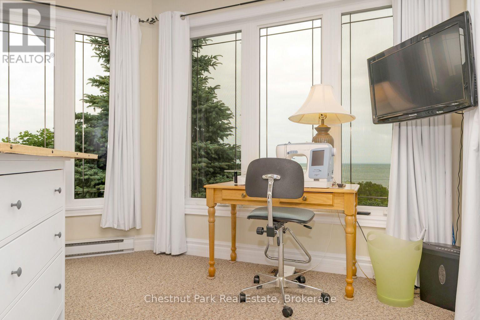Beautiful studio - 133 Lakeshore Road E, Blue Mountains, ON - Indoor Photo Showing Office